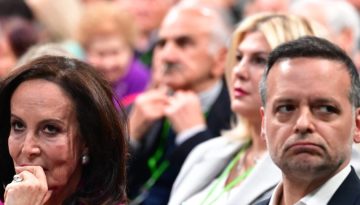 Διαμαντοπούλου σε Δούκα για τα περί συνεργασίας με την ΕΛΑΣ του Τσίπρα: Το ΠΑΣΟΚ δεν παρακαλεί κανέναν, πόσω μάλλον όσους
