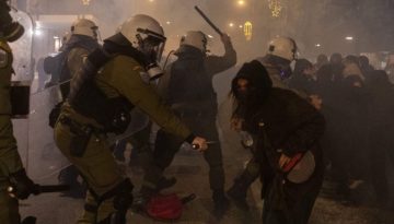 Διεθνής Αμνηστία: Καταργήστε τις κρότου-λάμψης