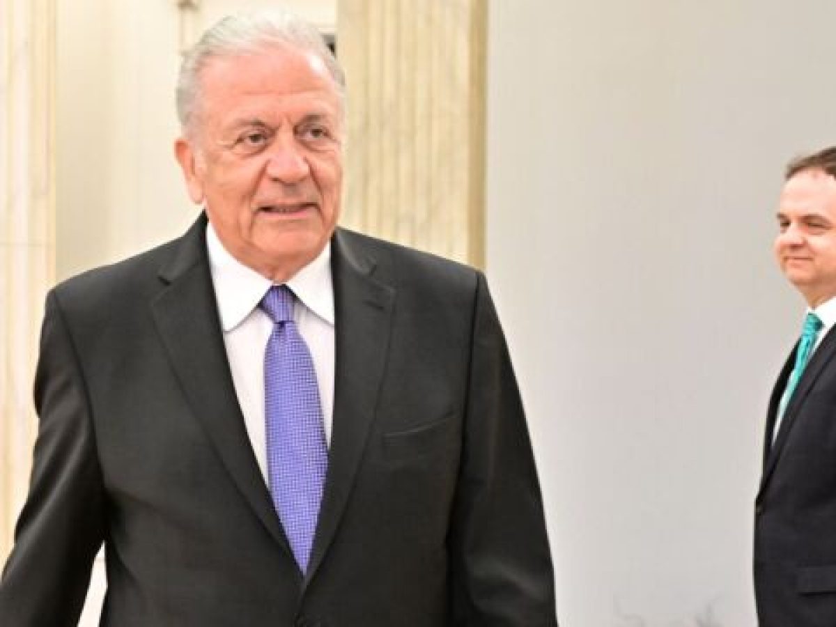 Δημήτρης Αβραμόπουλος για την υπόθεση Qatargate: “Σε απόλυτη συνεννόηση με το Μαξίμου” λένε συνομιλητές του – Δυσαρέσκεια στη ΝΔ για την επίθεσή του στον Χρυσοχοϊδη