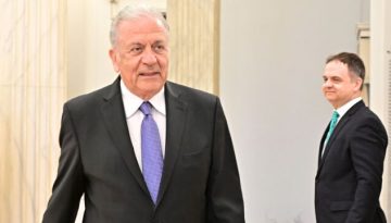 Δημήτρης Αβραμόπουλος για την υπόθεση Qatargate: “Σε απόλυτη συνεννόηση με το Μαξίμου” λένε συνομιλητές του – Δυσαρέσκεια στη ΝΔ για την επίθεσή του στον Χρυσοχοϊδη