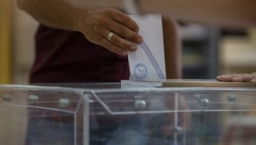 Δημοσκόπηση GPO: Δύο στους τρεις Έλληνες θέλουν αλλαγή – Από πού παίρνουν ψήφους Τσίπρας και Καρυστιανού