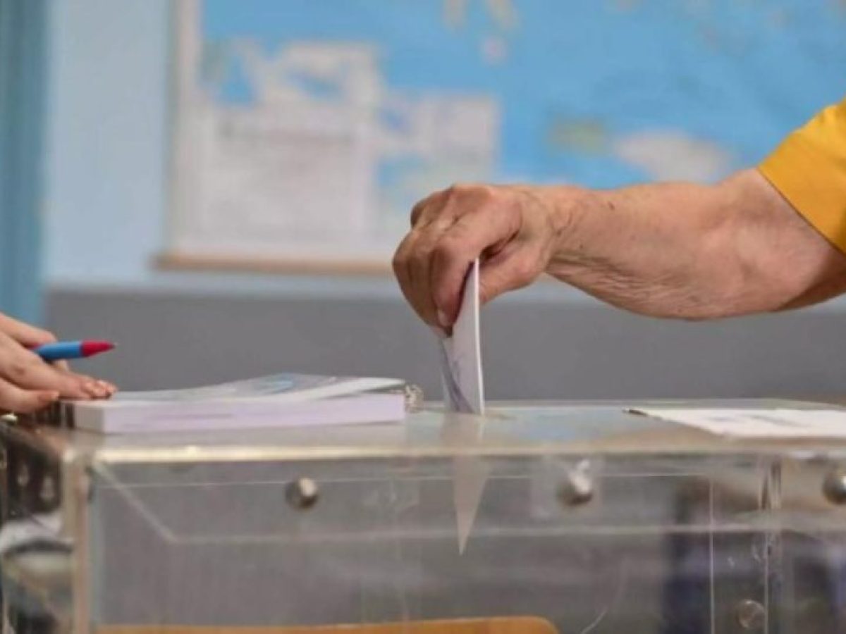 Δημοσκόπηση Metron Analysis: Μπροστά με σταθερές διαφορές η Ν.Δ. – Μεγάλη φθορά για τα κόμματα της Αντιπολίτευσης (κάρτες