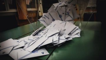 Δημοσκόπηση Opinion Poll: Ψηλά και με διψήφια διαφορά η ΝΔ – Ανεπηρέαστη από Τσίπρα – Καρυστιανού