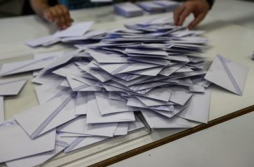 dimoskopisi-Opinion-Poll-sti-2i