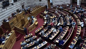 Δημοσκόπηση Ιnterview: Πάνω από το όριο του 30% η ΝΔ, τρίτο το ΠΑΣΟΚ