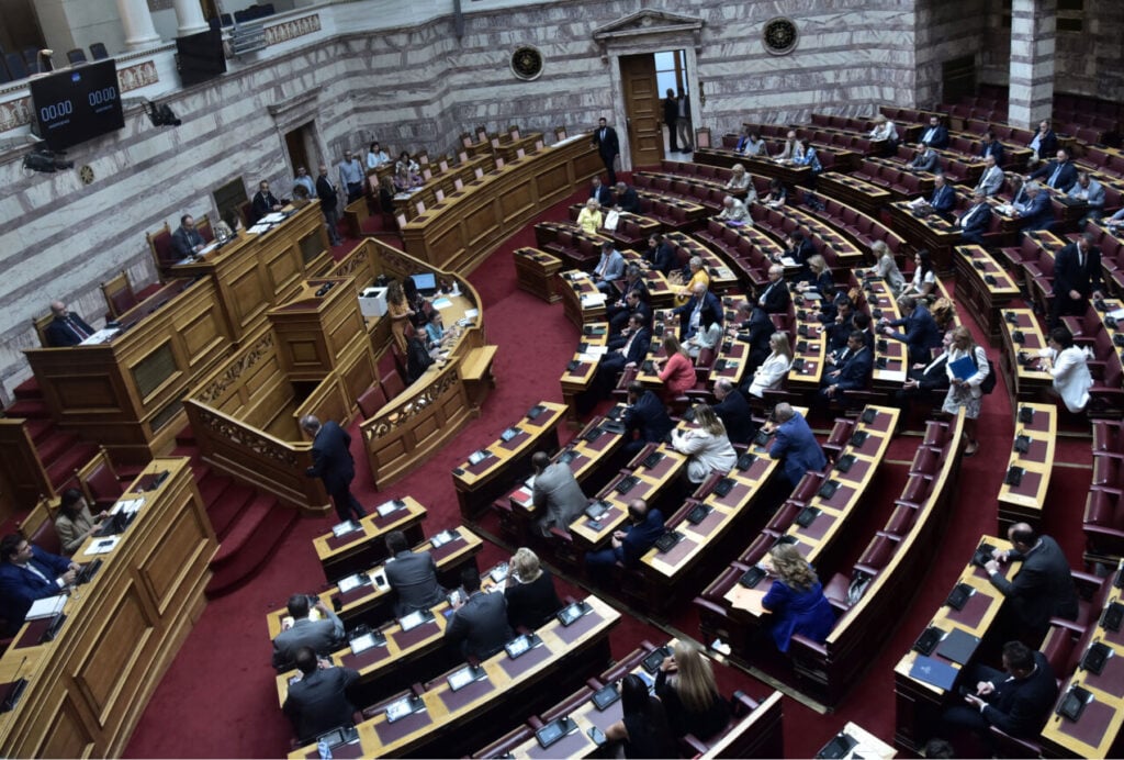 dimoskopisi-interview-pano-apo-to
