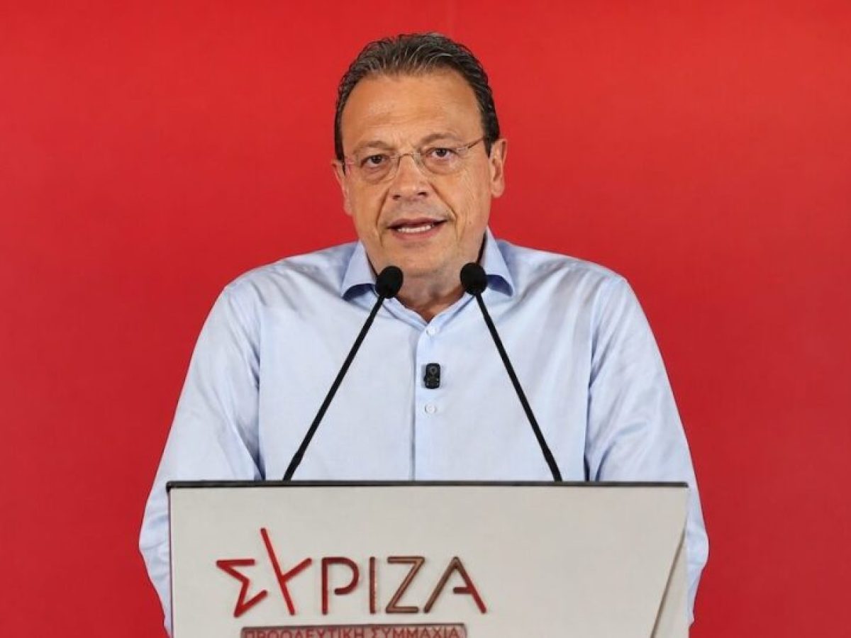 &laquo;&Delta;ί&pi;&lambda;&alpha;&raquo; &sigma;&tau;&omicron;&nu; &Tau;&sigma;ί&pi;&rho;&alpha; &omicron; &Sigma;&Upsilon;&Rho;&Iota;&Zeta;&Alpha; &ndash; &Epsilon;&gamma;&kappa;&rho;ί&theta;&eta;&kappa;&epsilon; &eta; &epsilon;&iota;&sigma;ή&gamma;&eta;&sigma;&eta; &Phi;ά&mu;&epsilon;&lambda;&lambda;&omicron;&upsilon;, &tau;&iota; &theta;&alpha; &kappa;ά&nu;&omicron;&upsilon;&nu; &Pi;&omicron;&lambda;ά&kappa;&eta;&sigmaf;, &Pi;&alpha;&pi;&pi;ά&sigmaf; &kappa;&alpha;&iota; &Delta;&omicron;ύ&rho;&omicron;&upsilon;