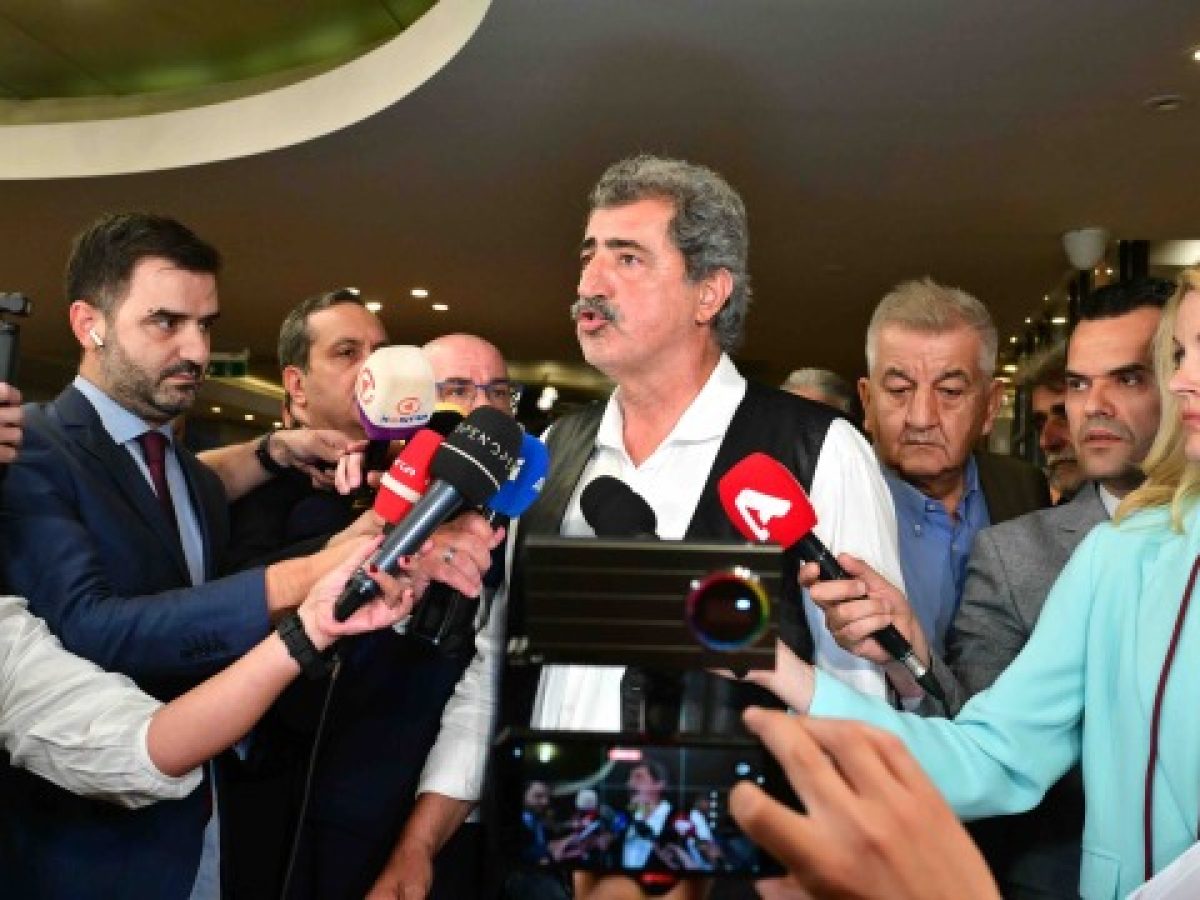 &ldquo;&Epsilon;&mu;&phi;ύ&lambda;&iota;&omicron;&sigmaf;&rdquo; &sigma;&tau;&omicron;&nu; &Sigma;&Upsilon;&Rho;&Iota;&Zeta;&Alpha; &gamma;&iota;&alpha; &tau;&eta;&nu; &alpha;&pi;ό&phi;&alpha;&sigma;&eta; &gamma;&iota;&alpha; &Tau;&sigma;ί&pi;&rho;&alpha;: &Omicron;&lambda;&omicron;&mu;έ&tau;&omega;&pi;&omicron;&sigmaf; &alpha;&pi;ό &Pi;&alpha;&pi;&pi;ά, &Pi;&omicron;&lambda;ά&kappa;&eta;, &Delta;&omicron;ύ&rho;&omicron;&upsilon; &ndash; &Tau;&omicron; &tau;&epsilon;&lambda;&epsilon;&sigma;ί&gamma;