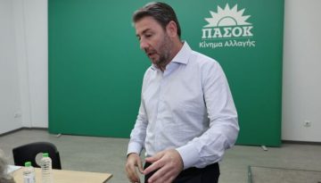 Γκρίνια χωρίς τέλος στο ΠΑΣΟΚ και νέος “πονοκέφαλος” Ανδρουλάκη με επιστολές διαμαρτυρίας για χαμηλή