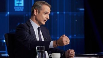 “Καρφιά” Μητσοτάκη για Σαμαρά, αιχμές για Καραμανλή: “Άδικη η κριτική τους για την εξωτερική πο