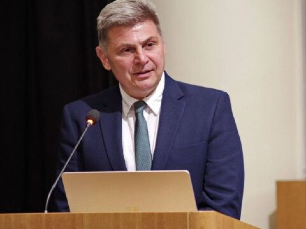 Νικόλας Φαραντούρης: Αναβαθμίζεται η παρουσία του στο ΠΑΣΟΚ – Στη “σκιώδη κυβέρνηση” και τον Τομέα Ε