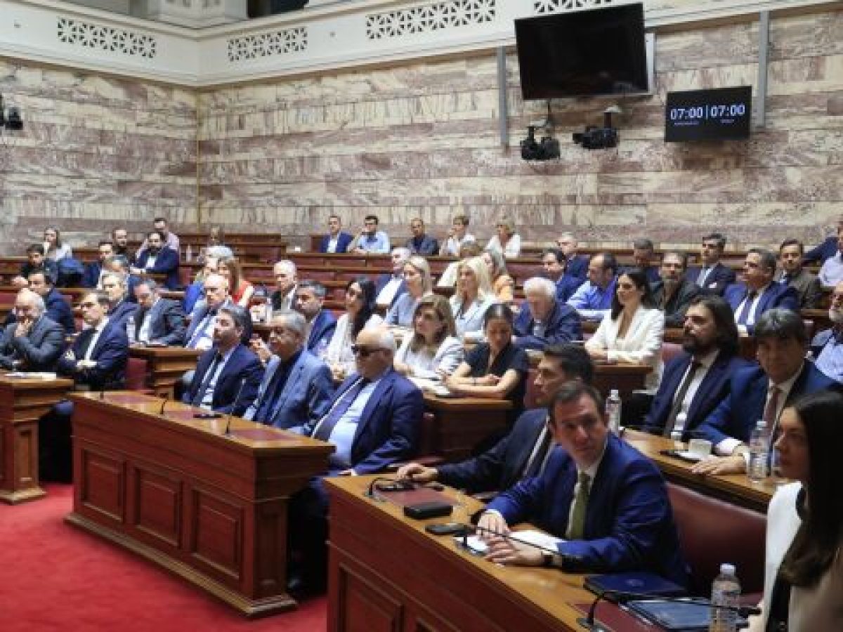 &Sigma;&upsilon;&nu;&tau;&alpha;&gamma;&mu;&alpha;&tau;&iota;&kappa;ή &Alpha;&nu;&alpha;&theta;&epsilon;ώ&rho;&eta;&sigma;&eta; &chi;&omega;&rho;ί&sigmaf; &sigma;&upsilon;&nu;&alpha;&iota;&nu;έ&sigma;&epsilon;&iota;&sigmaf;: &Xi;&epsilon;&kappa;&iota;&nu;ά &eta; &ldquo;&mu;ά&chi;&eta;&rdquo; &gamma;&iota;&alpha; &tau;&alpha; &kappa;&rho;ί&sigma;&iota;&mu;&alpha; ά&rho;&theta;&rho;&alpha; &ndash; &Sigma;&upsilon;&nu;&epsilon;&delta;&rho;&iota;ά&zeta;&epsilon;&iota; &tau;&eta;&nu; &Pi;&alpha;