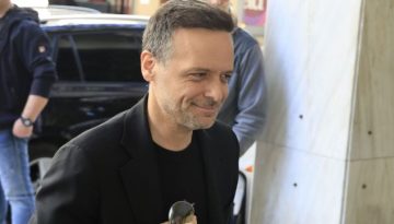 Το δάνειο 75 εκατ. ευρώ του Χάρη Δούκα για την ενεργειακή αναβάθμιση των σχολείων της Αθήνας – Δεν φτάνει ούτε “για ζήτω” και κοστίζει πανάκριβα