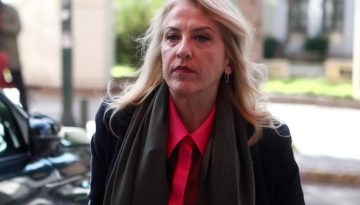 Δούρου σε Φάμελλο: «Βάλε οδικό χάρτη και χρονοδιάγραμμα – Μας πετάτε στα σκυλιά»