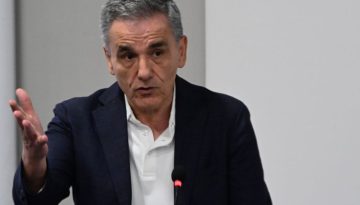 Ευκλείδης Τσακαλώτος: Είμαι θετικός σε πρόσκληση Τσίπρα – Θα συζητούσα μαζί του
