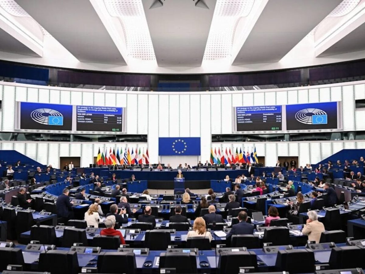 «Ψετοπατριώτες στο ΕΚ, όταν έρχεται η ώρα να μετρηθούν με την Ιστορία, είτε απέχουν είτε καταψηφίζουν»