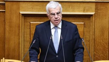 Επίθεση Κουκουλοφόρων στο σπίτι του βουλευτή της ΝΔ Στρ. Σιμόπουλου [pics]