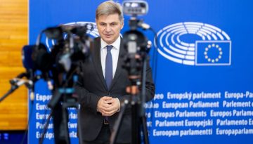 Ερώτηση του Νικόλα Φαραντουρη για την αξιολόγηση της σταθερότητας του χρηματοπιστωτικού συστήματος, τα funds, τους servic