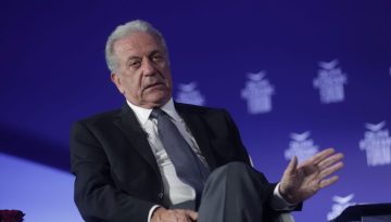 Αποστάσεις από το «βραχυκύκλωμα» των δηλώσεων Αβραμόπουλου