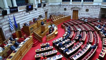 Υπερψηφίστηκε ο νέος Κώδικας Τοπικής Αυτοδιοίκησης: Ξεκινά ο «κύκλος εφαρμογής» για τους δήμους
