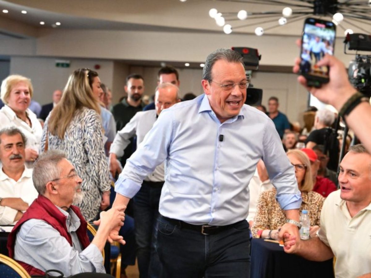 &Phi;ά&mu;&epsilon;&lambda;&lambda;&omicron;&sigmaf; &sigma;&tau;&eta;&nu; &Kappa;&Epsilon; &tau;&omicron;&upsilon; &Sigma;&Upsilon;&Rho;&Iota;&Zeta;&Alpha;: &Sigma;&tau;&epsilon;&kappa;ό&mu;&alpha;&sigma;&tau;&epsilon; &delta;ί&pi;&lambda;&alpha; &sigma;&tau;&eta;&nu; &pi;&rho;&omega;&tau;&omicron;&beta;&omicron;&upsilon;&lambda;ί&alpha; &tau;&omicron;&upsilon; &Alpha;&lambda;έ&xi;&eta; &Tau;&sigma;ί&pi;&rho;&alpha;