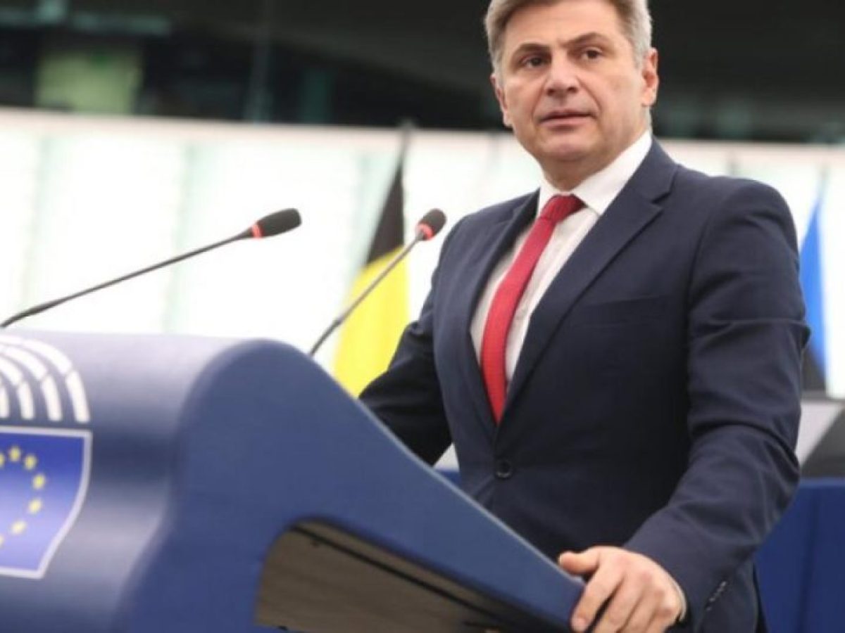 Φαραντούρης: «Πρωτοφανές παράδοξο μία χώρα να χτυπά την πόρτα της Ε.Ε. και να απειλεί κράτη-μέλη της» | Lykavitos.gr