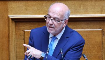 Φλωρίδης σε Ανδρουλάκη για τη Συνταγματική Αναθεώρηση: «Όποιος απέχει από την Ιστορία, θα βλέπει τη βελόνα να κουνιέται α