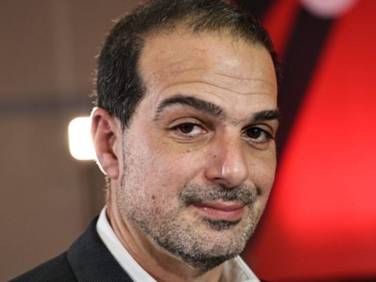 &Gamma;&alpha;&beta;&rho;&iota;ή&lambda; &Sigma;&alpha;&kappa;&epsilon;&lambda;&lambda;&alpha;&rho;ί&delta;&eta;&sigmaf;: &laquo;&Omicron; &Alpha;&lambda;έ&xi;&eta;&sigmaf; &Tau;&sigma;ί&pi;&rho;&alpha;&sigmaf; &alpha;&mu;&phi;&iota;&sigma;&beta;&eta;&tau;ώ &alpha;&nu; &mu;&pi;&omicron;&rho;&epsilon;ί &nu;&alpha; &pi;&rho;&omicron;&kappa;&alpha;&lambda;έ&sigma;&epsilon;&iota; &tau;&eta;&nu; &pi;&omicron;&lambda;&iota;&tau;&iota;&kappa;ή &alpha;&lambda;&lambda;&alpha;&gamma;ή&raquo;
