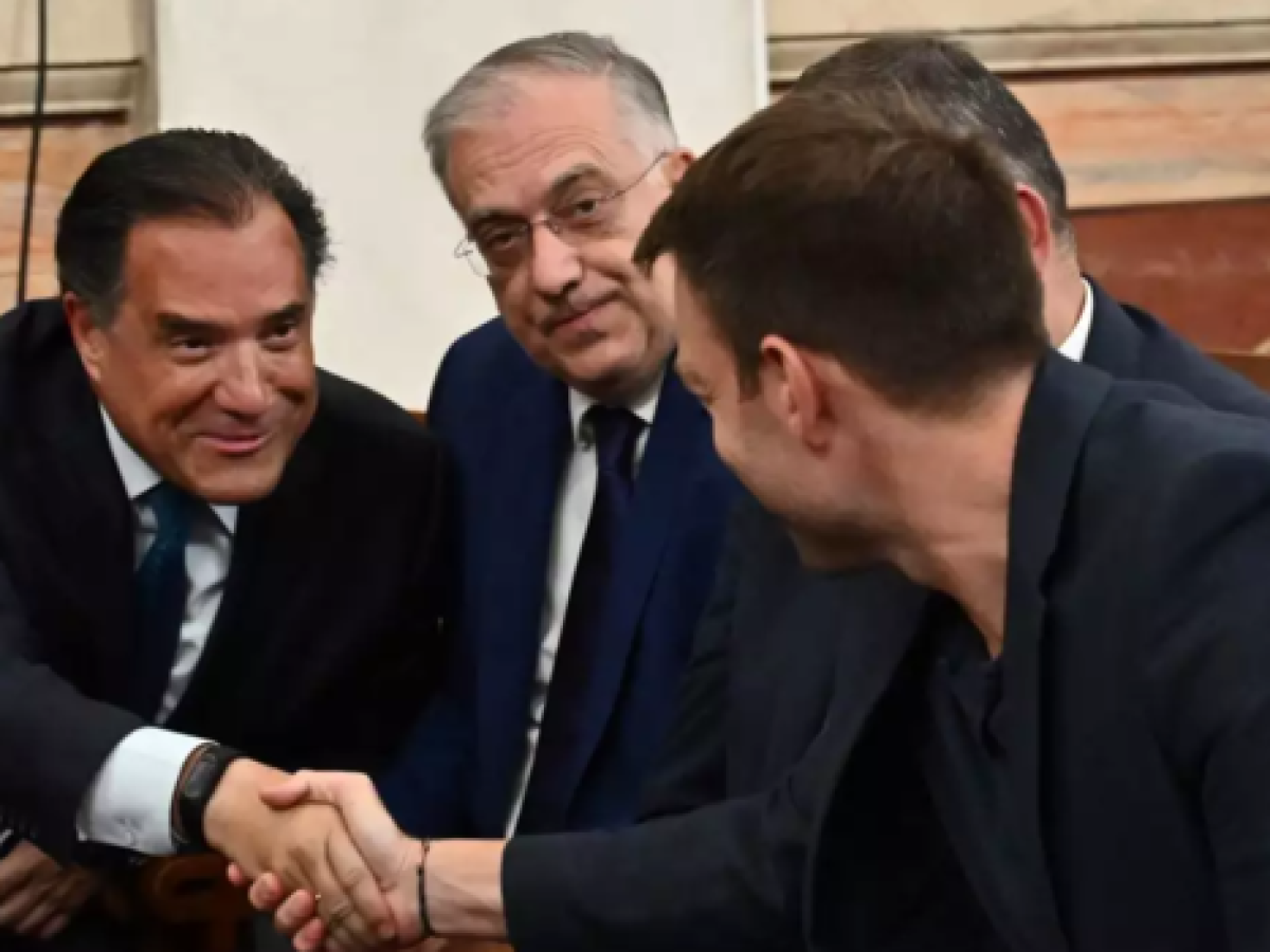 Τον Κασσελλάκη από την αφάνεια ποιος θα βγάλει; Η λάσπη που θα πετάξει μετά του Αδώνιδος στον Τσίπρα με το τσουβάλι | in.gr