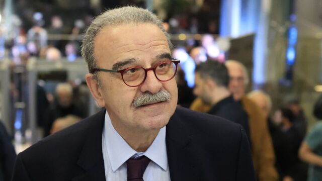 giannis-mantzouranis-paretithike-apo-ton