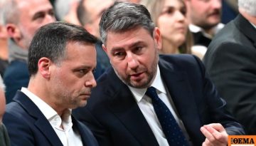 Η τρίτη θέση στις δημοσκοπήσεις φέρνει στο προσκήνιο ρητορική διαγραφών στο ΠΑΣΟΚ: Το μήνυμα Ανδρουλάκη μετά τις δηλώσεις