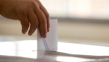 Δημοσκόπηση RealPolls: Στις 6,9 μονάδες το προβάδισμα της ΝΔ από την ΕΛ.Α.Σ.