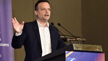 «Καρφιά» ΥΠΕΣ κατά Δούκα: «Για άλλη μια φορά επέλεξε να δείξει την παντελή του άγνοια για την Αυτοδιοίκηση»