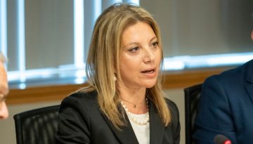 Καρυστιανού: Σκληρές θέσεις για Τουρκία και μετανάστευση