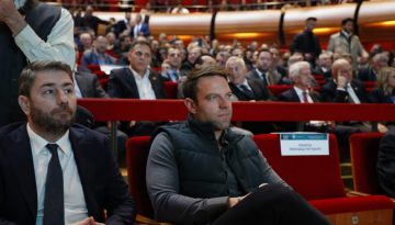 Κασσελάκης για τα περί μεταγραφής στο ΠΑΣΟΚ: «Οι Δημοκράτες δεν μετακινούνται, προχωρούν μπροστά»