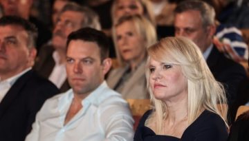 Στην αντεπίθεση ο Κασσελάκης: Εγώ ζήτησα από την Τζάκρη να παραιτηθεί – Το κόμμα κινείται στο φιλελεύθερο κέντρο