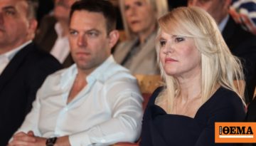 «Εγώ ζήτησα από την Τζάκρη να παραιτηθεί» λέει ο Κασσελάκης και δηλώνει ότι πλέον οι Δημοκράτες κινούνται στο φιλελεύθερο κέντρο
