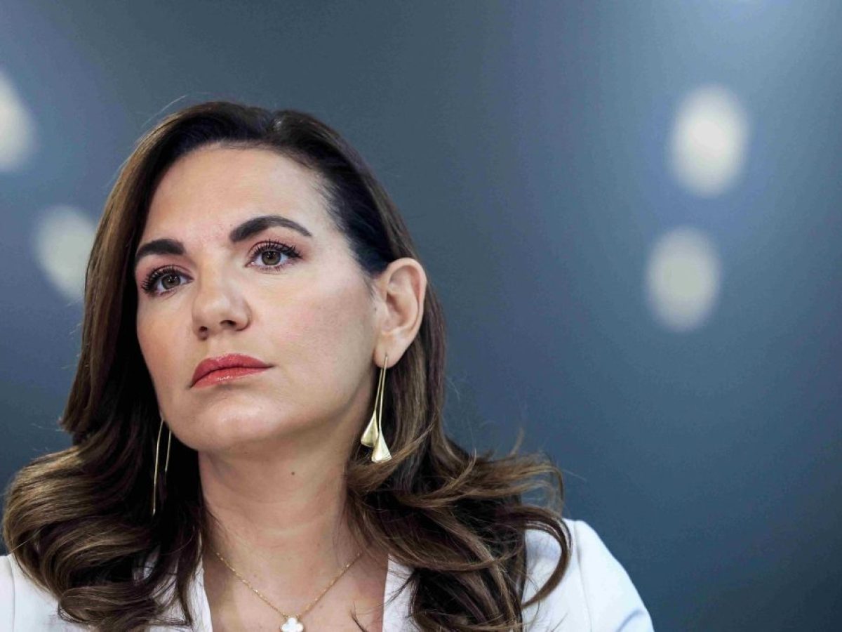 EL – Όλγα Κεφαλογιάννη: Επαφές με τουριστικούς φορείς και εγκαίνια έκθεσης στην Σύρο