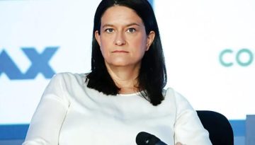 Κεραμέως: «Στόχος μας είναι μια κοινωνία εργαζομένων – Το ποσοστό της πλήρους απασχόλησης αυξήθηκε»