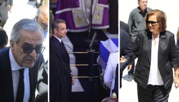 Κηδεία Νίκου Ταγαρά: Αποφεύχθηκε συνάντηση Μητσοτάκη και Σαμαρά (Εικόνες)