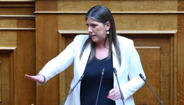 Κωνσταντοπούλου για Συνταγματική Αναθεώρηση: «Το νέο Σύνταγμα δεν γράφεται σε διαδρόμους και κουίντες»