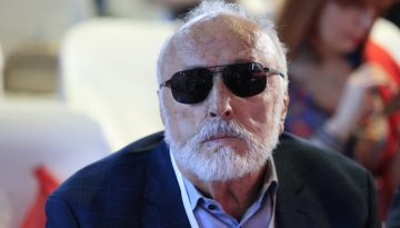 Ο Κουρουμπλής δηλώνει στέλεχος ΕΛΑΣ – Ενόχληση στην Αμαλίας