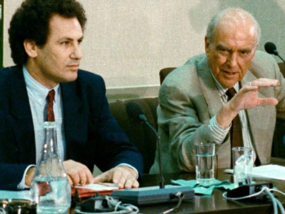 &Omicron; &Kappa;ώ&sigma;&tau;&alpha;&sigmaf; &Lambda;&alpha;&lambda;&iota;ώ&tau;&eta;&sigmaf; &gamma;&iota;&alpha; &tau;&omicron;&nu; &Alpha;&nu;&delta;&rho;έ&alpha; &Pi;&alpha;&pi;&alpha;&nu;&delta;&rho;έ&omicron;&upsilon;: Έ&nu;&alpha;&sigmaf; &mu;&epsilon;&gamma;ά&lambda;&omicron;&sigmaf; &alpha;&pi;ώ&nu; &mu;&epsilon; &delta;&iota;&alpha;&rho;&kappa;ή &pi;&alpha;&rho;&omicron;&upsilon;&sigma;ί&alpha; &pi;&alpha;&nu;&tau;&omicron;ύ