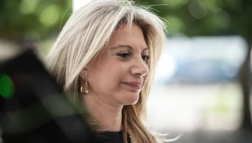 Καρυστιανού: Δίπλα μου ήρθαν πολλοί καλοθελητές – Η ΕΛΠΙΔΑ αλλάζει, «καθαρίζει» και συνεχίζει – ΤΑ ΝΕΑ