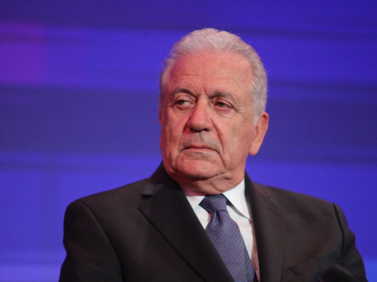 Αβραμόπουλος για το ένταλμα σύλληψης των Βέλγων: Απολύτως αβάσιμο ζήτημα, δεν θα κάνω χρήση της ασυλίας, ζητώ πλήρη δικαστική έρευνα
