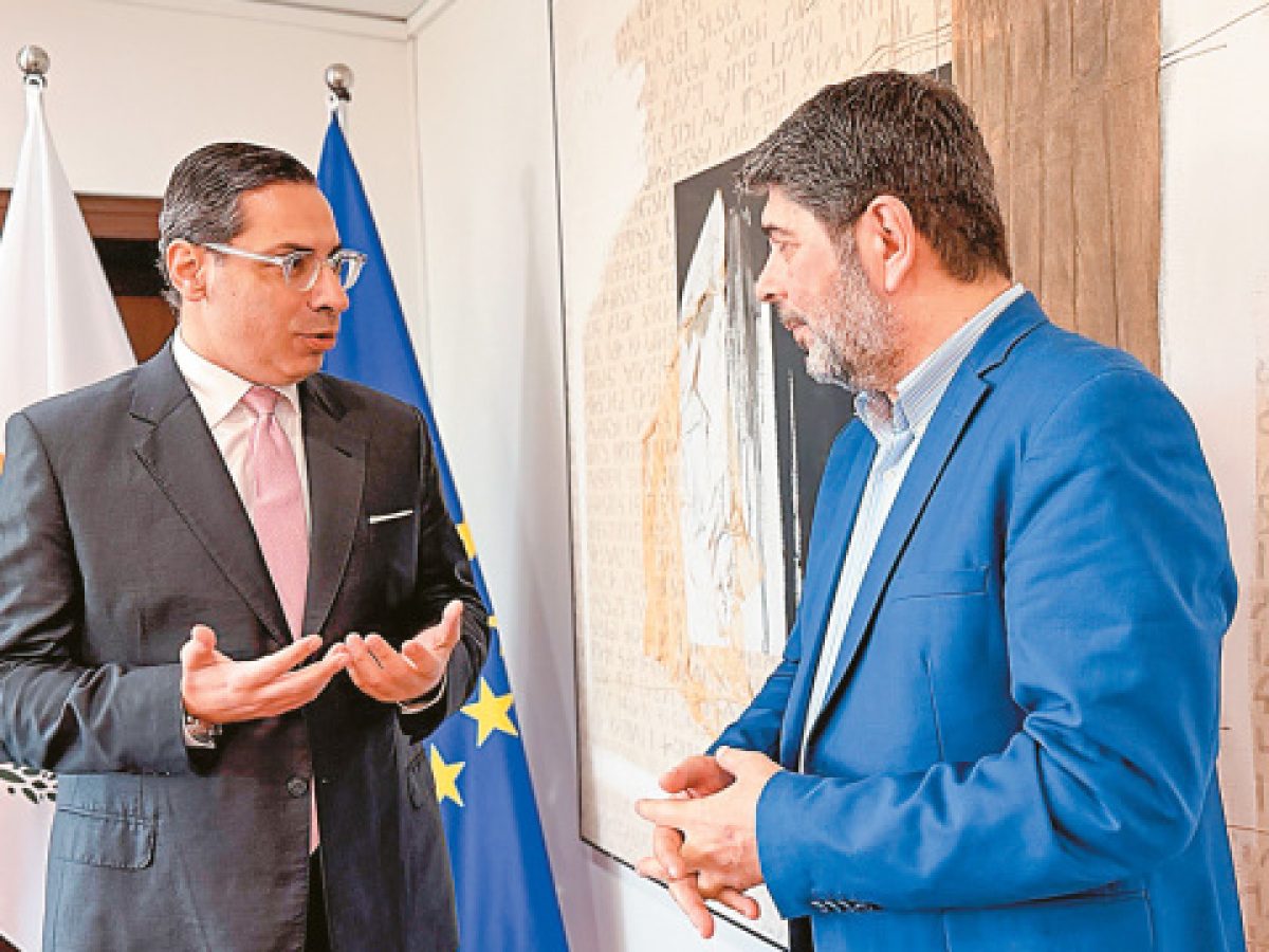 Κωνσταντίνος Κόμπος: «Δεν είμαστε ολίγον από κράτος και δεν ζητούμε άδεια από τη Τουρκία» δηλώνει ο υπουργός Εξωτερικών της Κύπρου