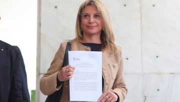 Μαρία Καρυστιανού: «Καμία συνεργασία με ΝΔ, ΠΑΣΟΚ και Τσίπρα» – Οι επόμενες κινήσεις της