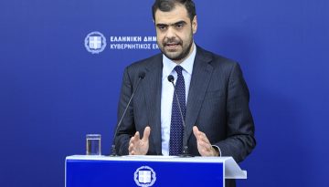 Μαξίμου για αίτημα ΠΑΣΟΚ να κληθεί στη Βουλή ο Ντίλιαν: «Θα αποφασίσουν τα αρμόδια όργανα»