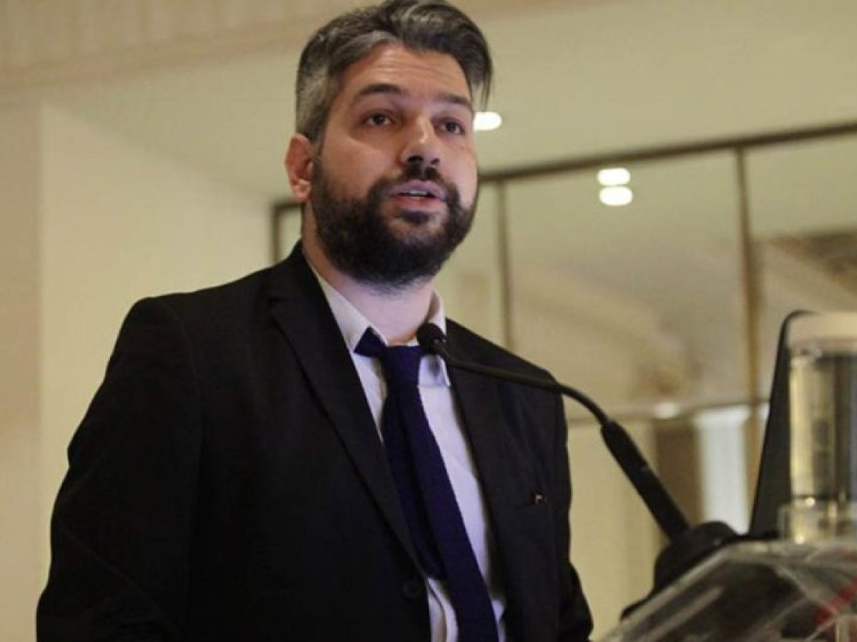 Μελίδης: «Η κοινωνία ζητά πολιτική αλλαγή – Η λύση δεν βρίσκεται στη μάχη της δεύτερης θέσης»