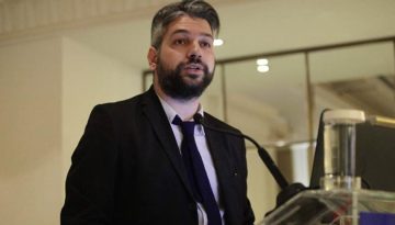 Μελίδης: «Η κοινωνία ζητά πολιτική αλλαγή – Η λύση δεν βρίσκεται στη μάχη της δεύτερης θέσης»